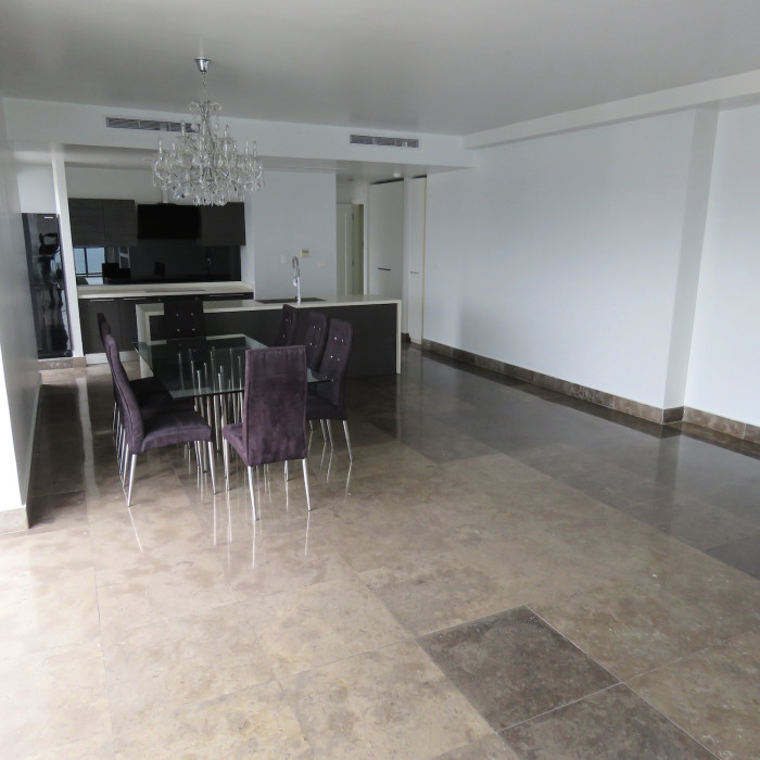Spacious unfurnished I MODEL for rent located in prestige building Yoo Panama